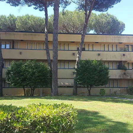 Allure Con E Piscina E Posto Auto Lägenhet Cinquale