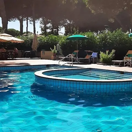 Allure Con E Piscina E Posto Auto Lägenhet Cinquale